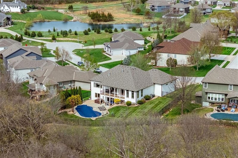 4900 SW Marguerite St, Blue Springs, MO 64015