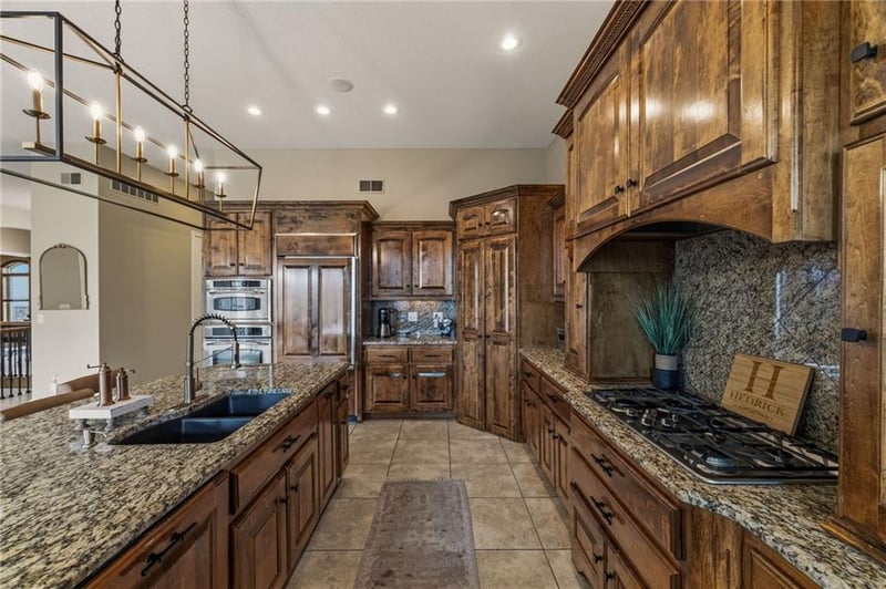 4900 SW Marguerite St, Blue Springs, MO 64015