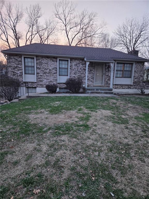 1401 Kingston Rd, Blue Springs, MO 64015
