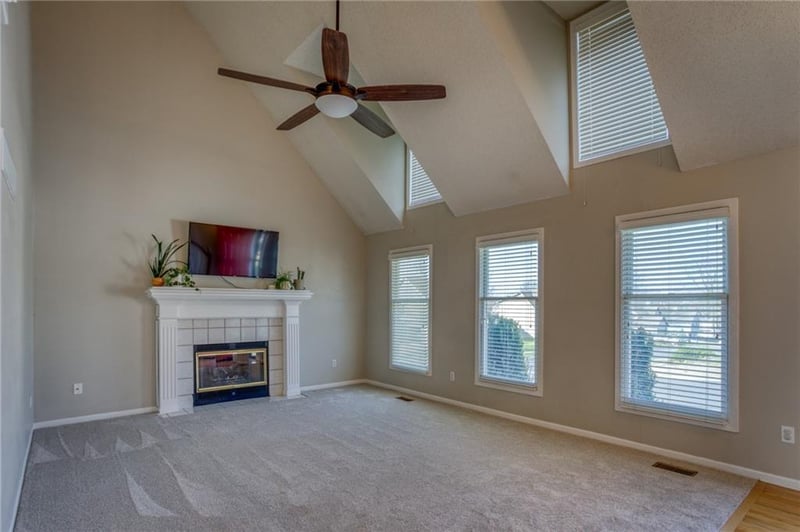 8701 Winan Ave, Kansas City, MO 64153