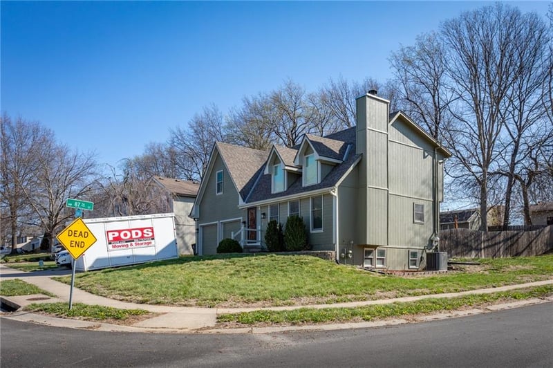 8701 Winan Ave, Kansas City, MO 64153