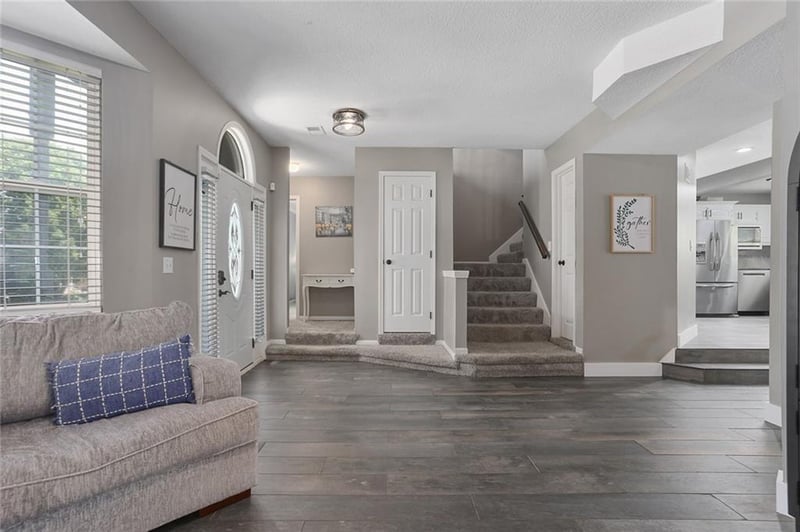 8120 Delta Dr, Kansas City, MO 64151