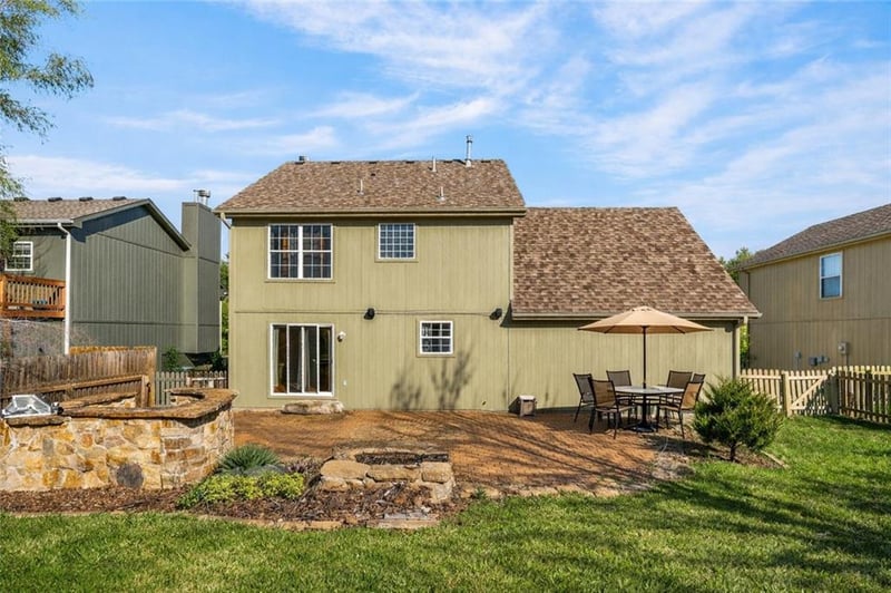 7436 Lewis Ave, Kansas City, MO 64158