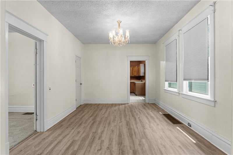 1807 Kensington Ave, Kansas City, MO 64127