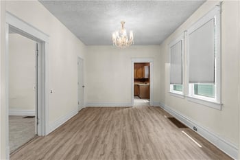 1807 Kensington Ave, Kansas City, MO 64127