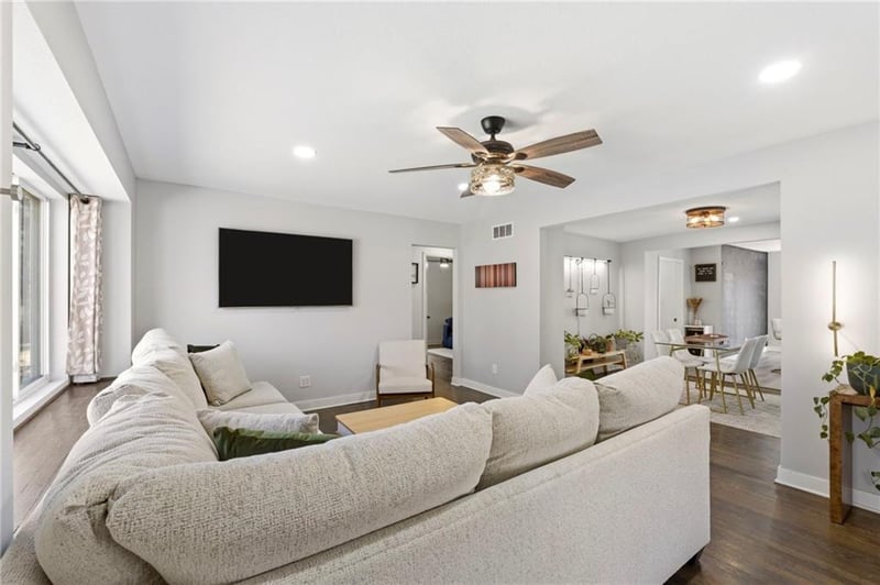 409 86th Ter, Kansas City, MO 64114