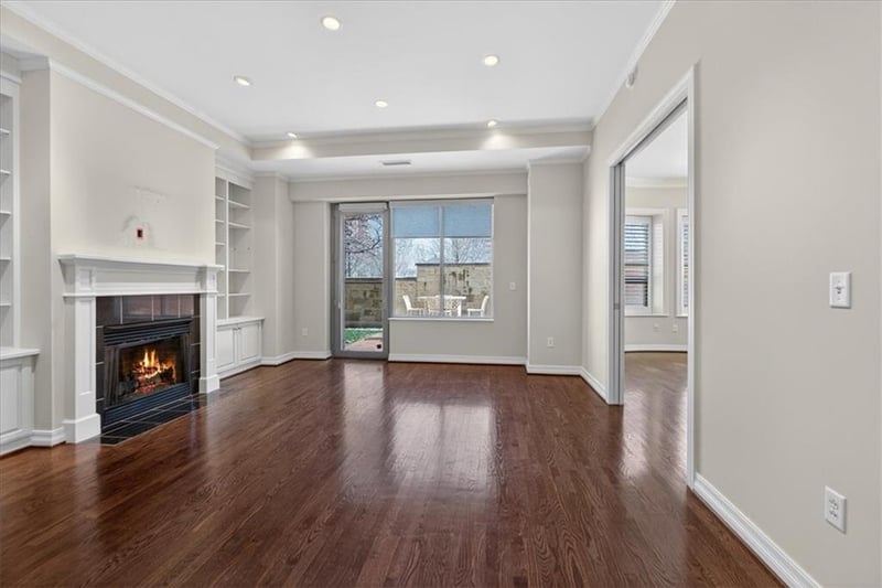 4900 Central St #104, Kansas City, MO 64112