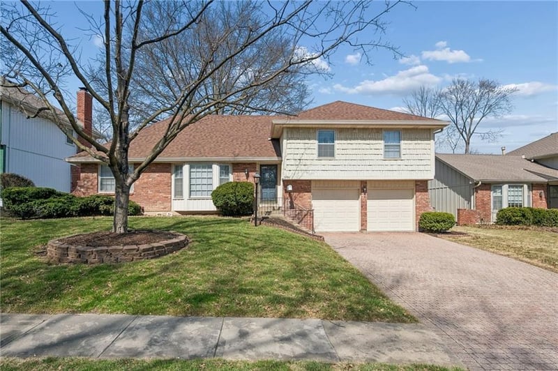 10104 98th Ter, Overland Park, KS 66212