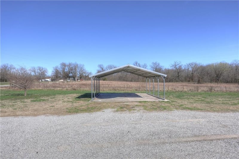 3420 Lostine Rd, Columbus, KS 66725