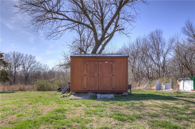 3420 Lostine Rd, Columbus, KS 66725