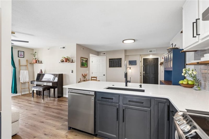 5600 80th Ter #1B, Kansas City, MO 64119