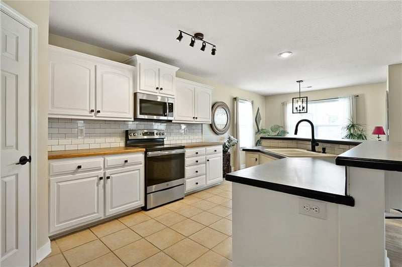 18935 Oak St, Belton, MO 64012