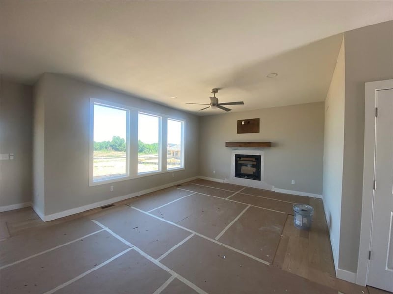 18970 193rd Ter, Spring Hill, KS 66083