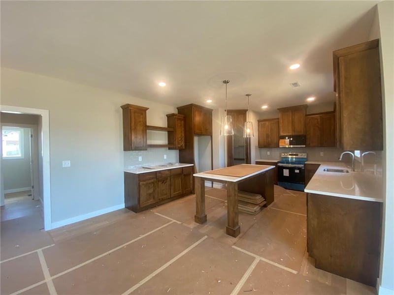 18970 193rd Ter, Spring Hill, KS 66083