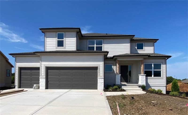 18970 W 193rd Ter, Spring Hill, KS 66083