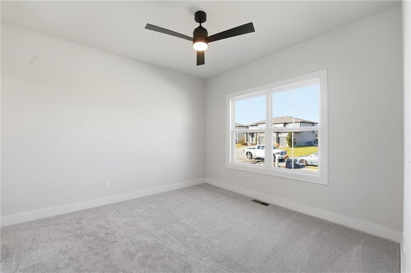 2074 Obrien Rd, Lee's Summit, MO 64081