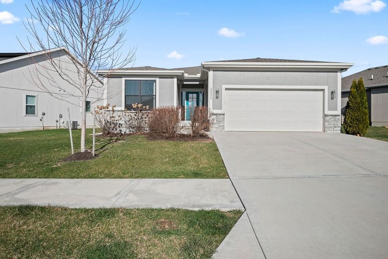 20854 190th Pl, Spring Hill, KS 66083