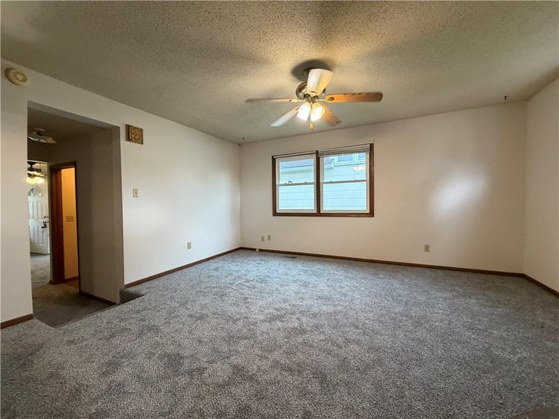 6316 Morris St, St Joseph, MO 64504