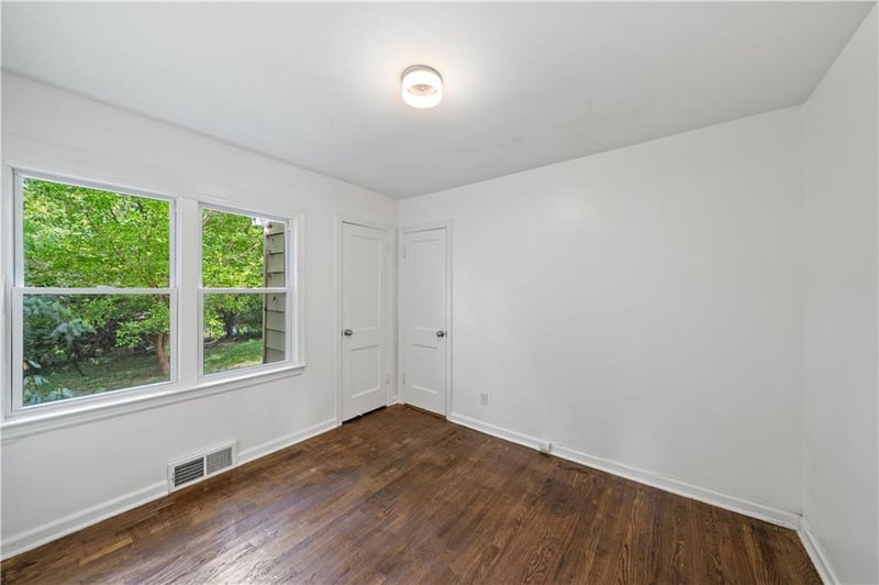 6308 81st St, Overland Park, KS 66204