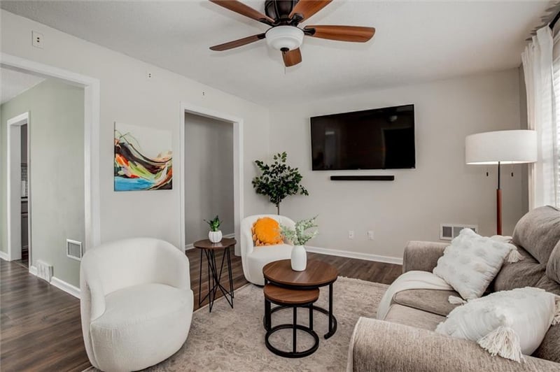 8119 Antioch Rd, Overland Park, KS 66204