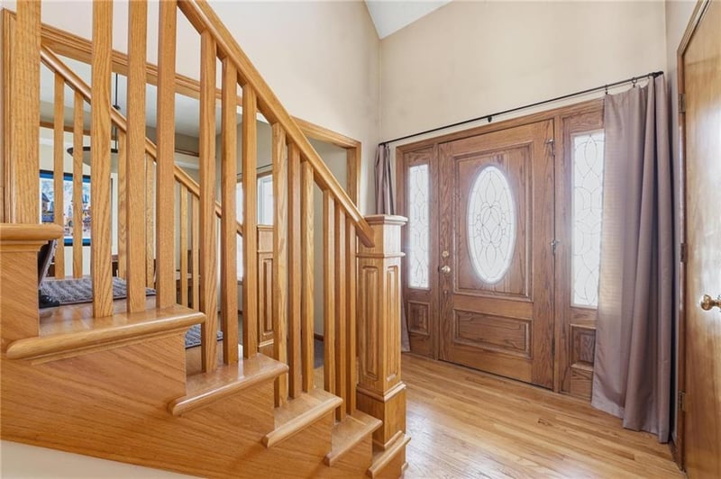 15821 Horton Ct, Overland Park, KS 66223