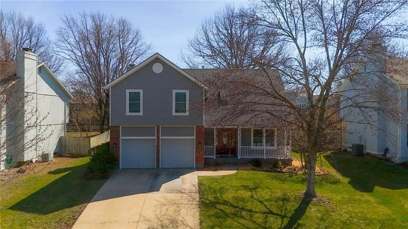 15821 Horton Ct, Overland Park, KS 66223