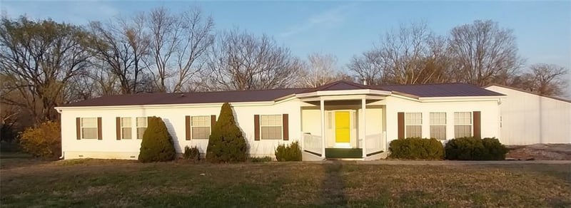 715 Ww Hw, Osceola, MO 64776
