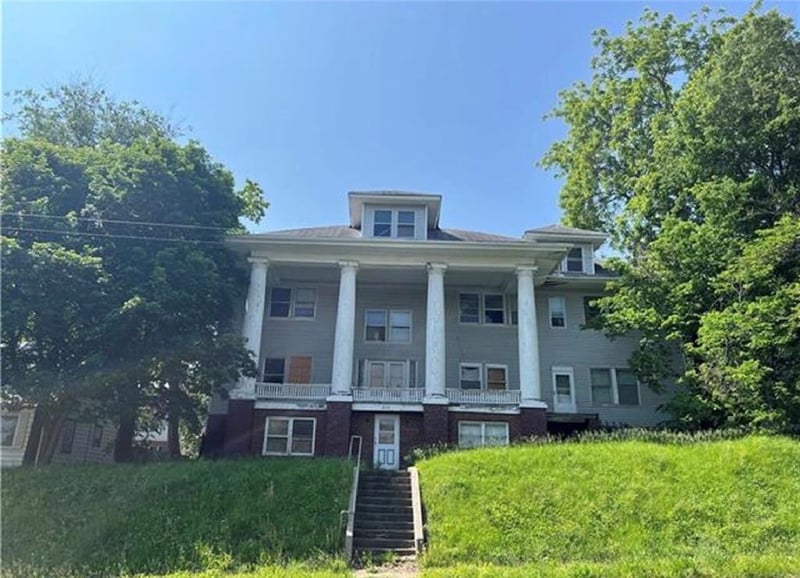 2618 Jules St, St Joseph, MO 64501