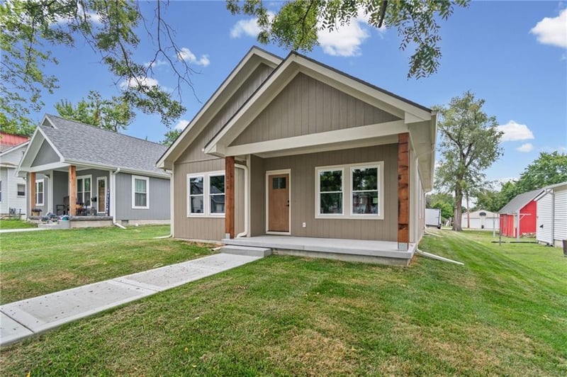 314 4th St, Cameron, MO 64429