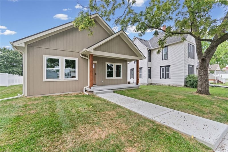 314 4th St, Cameron, MO 64429