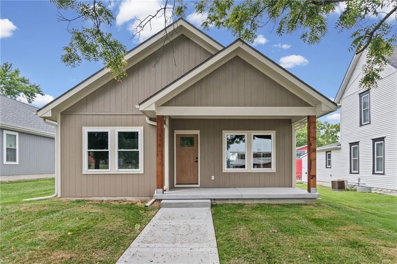 314 4th St, Cameron, MO 64429