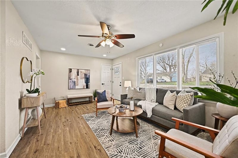 6521 Campbell St, Kansas City, MO 64118