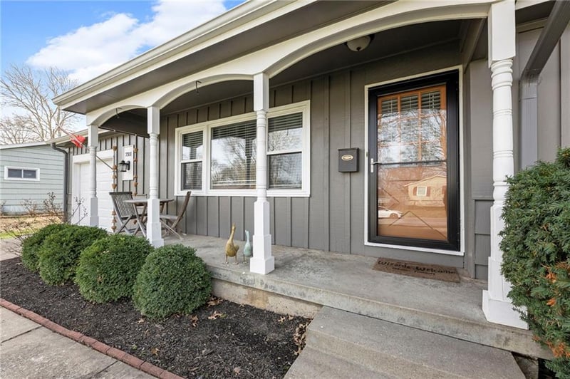 7301 Robinson St, Overland Park, KS 66204