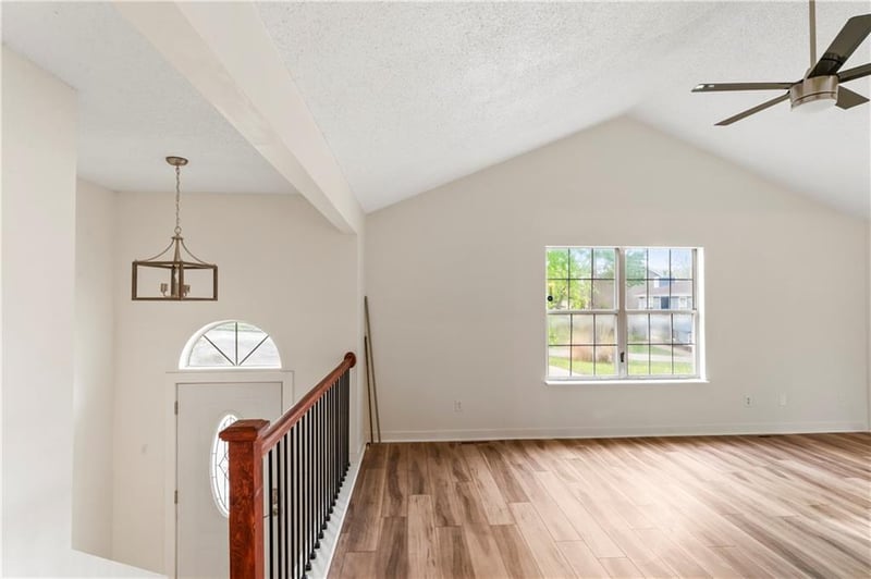 318 Bent Tree Dr, Blue Springs, MO 64014