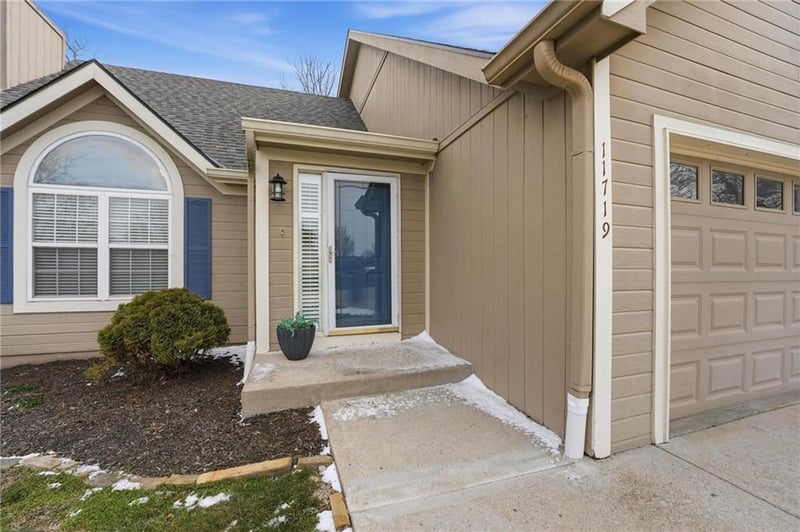 11719 Harrison St, Kansas City, MO 64155