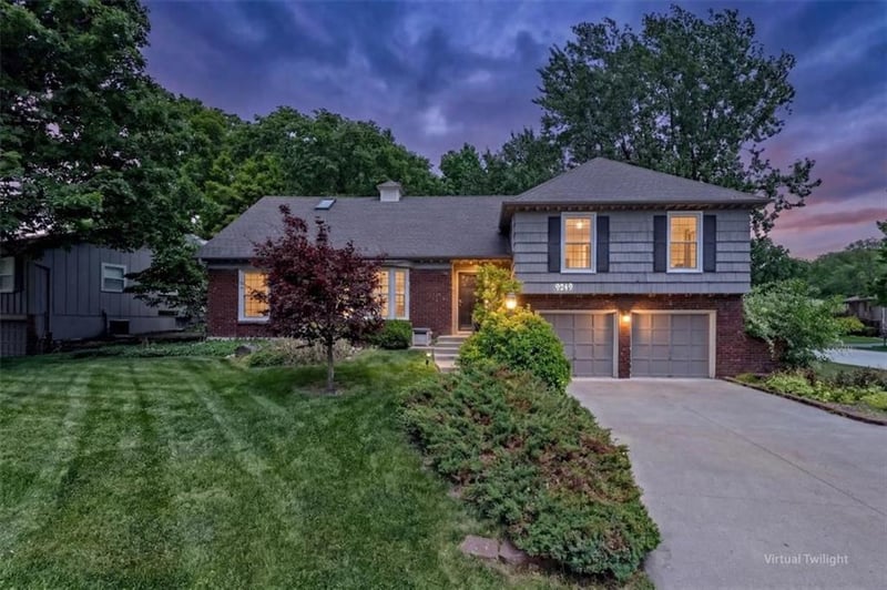 9249 Switzer St, Overland Park, KS 66214