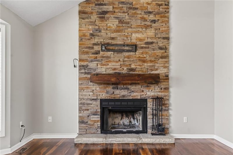 9621 86th Ter, Kansas City, MO 64153