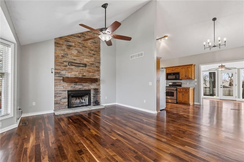 9621 86th Ter, Kansas City, MO 64153