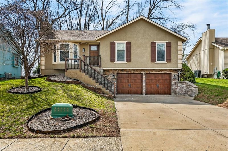 9621 NW 86th Ter, Kansas City, MO 64153