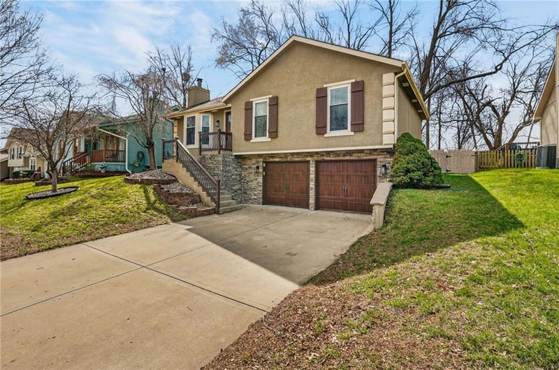 9621 NW 86th Ter, Kansas City, MO 64153