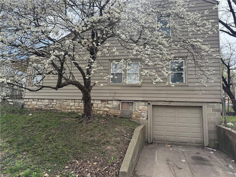 1600 Cypress Ave, Kansas City, MO 64127