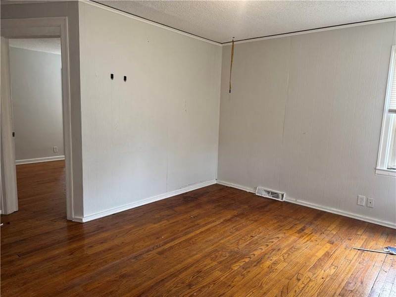 1600 Cypress Ave, Kansas City, MO 64127
