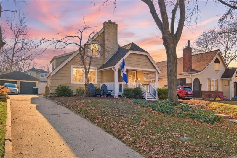 309 69th St, Kansas City, MO 64113
