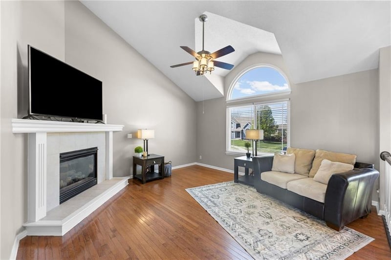 715 Madison Creek Ct, Raymore, MO 64083