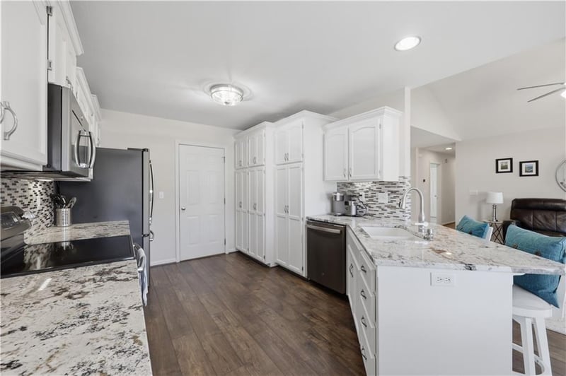 8728 Arcola Ct, Kansas City, MO 64153