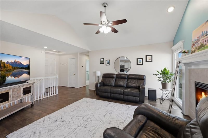 8728 Arcola Ct, Kansas City, MO 64153