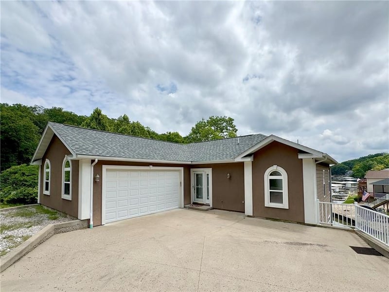 307 Ledgestone Estates Ln, Sunrise Beach, MO 65079
