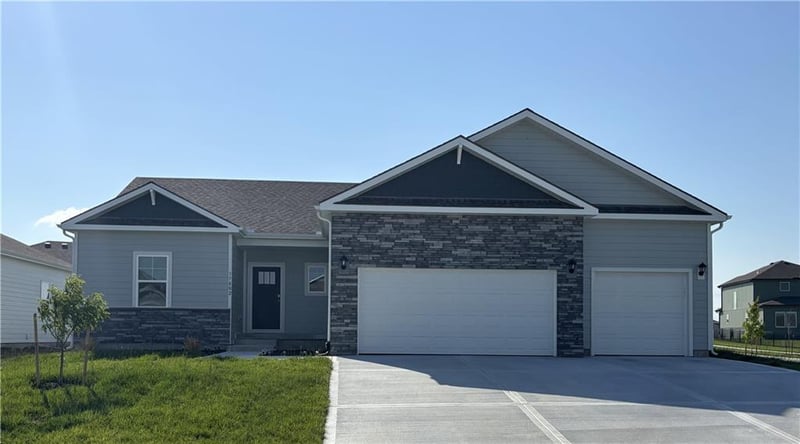 17827 Houston St, Gardner, KS 66030