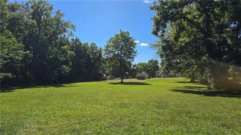 1120 Ruby St, Carrollton, MO 64633