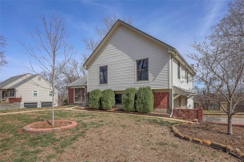 10923 Lydia Ave, Kansas City, MO 64131